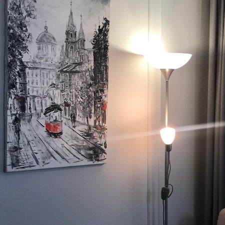 Lux Apartment Ruska Lviv Bagian luar foto