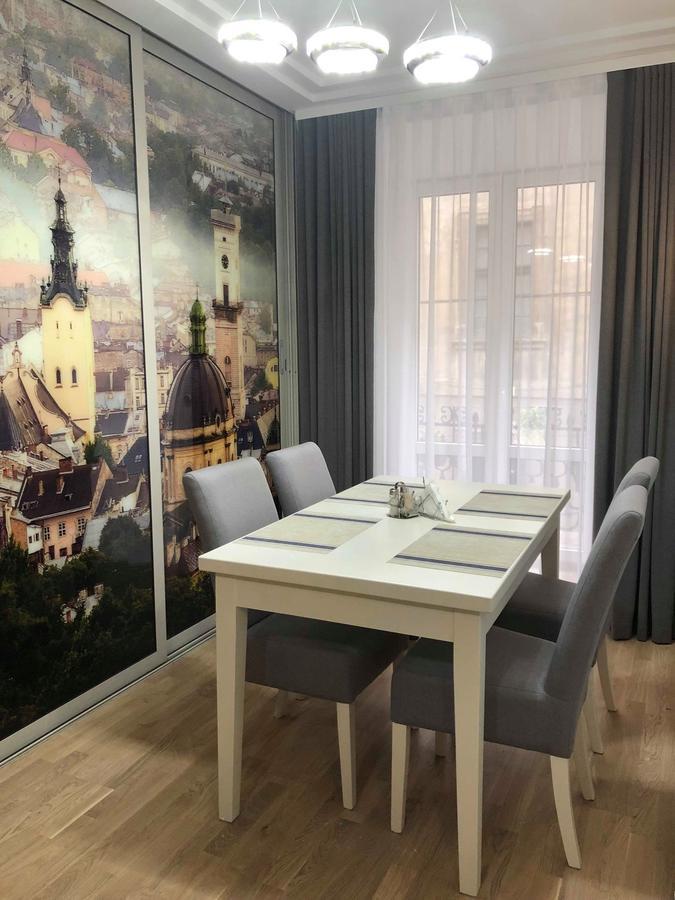 Lux Apartment Ruska Lviv Bagian luar foto