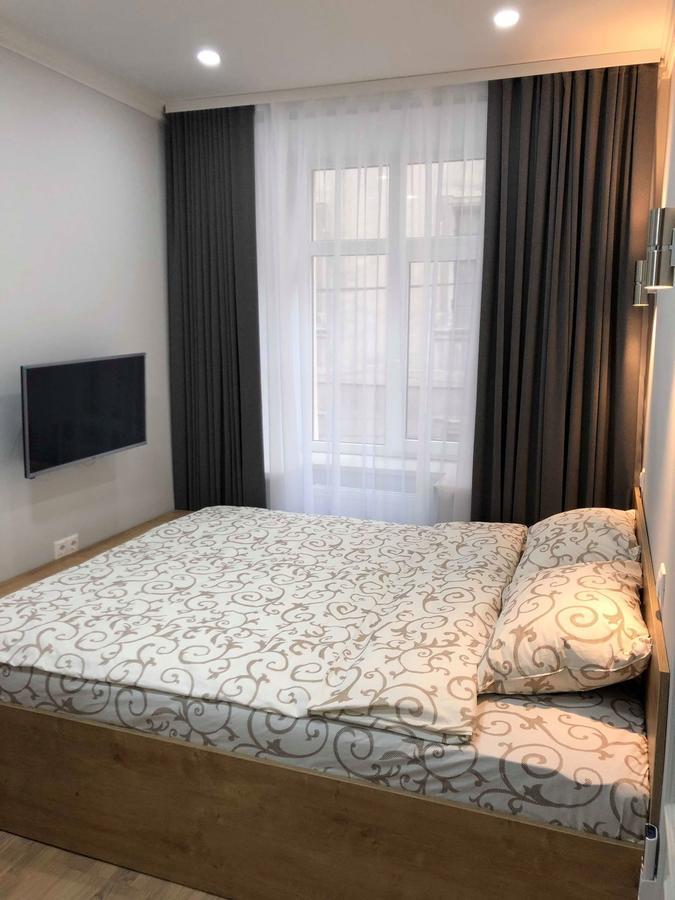 Lux Apartment Ruska Lviv Bagian luar foto