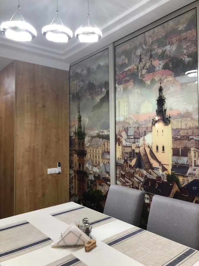 Lux Apartment Ruska Lviv Bagian luar foto