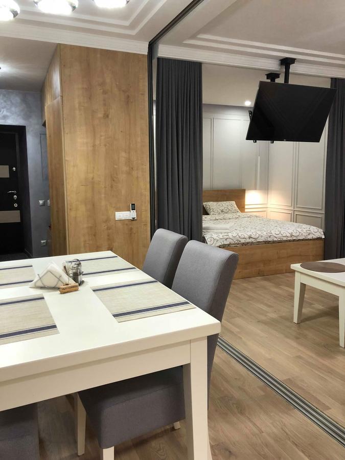 Lux Apartment Ruska Lviv Bagian luar foto