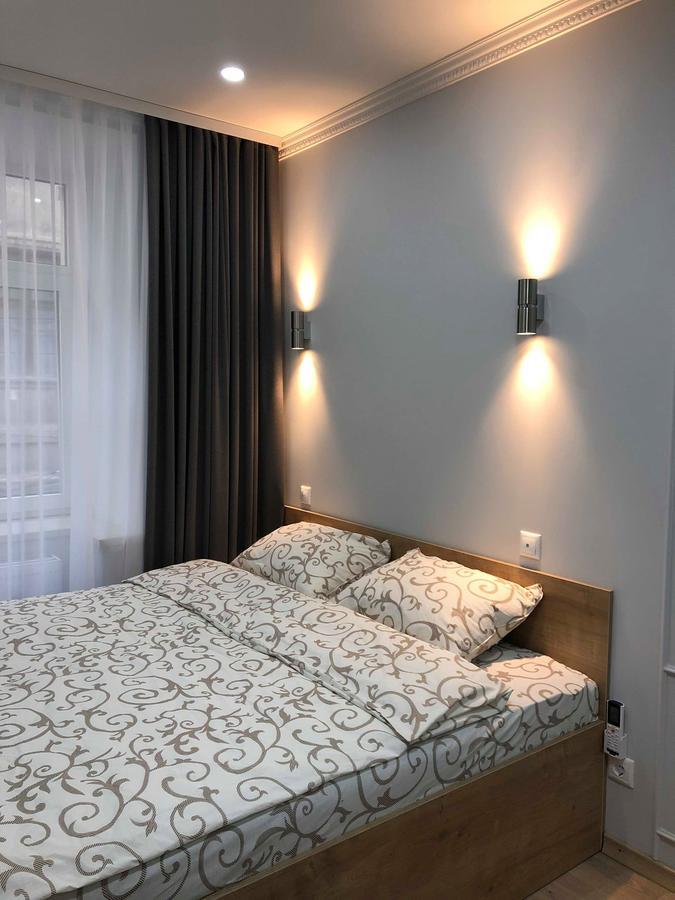 Lux Apartment Ruska Lviv Bagian luar foto