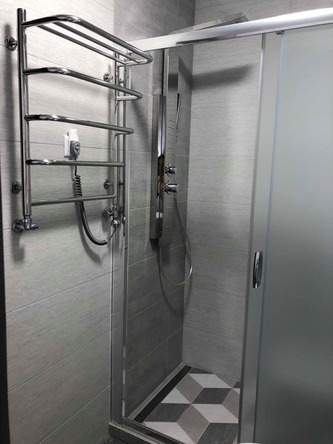 Lux Apartment Ruska Lviv Bagian luar foto