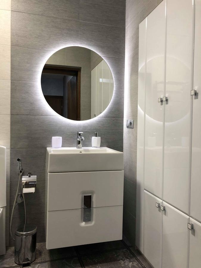 Lux Apartment Ruska Lviv Bagian luar foto