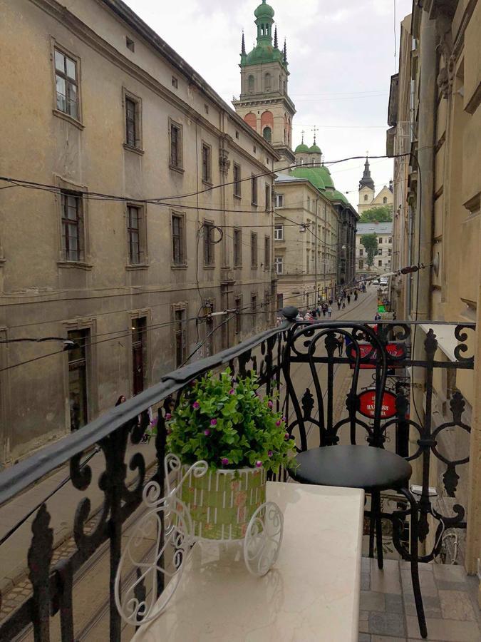 Lux Apartment Ruska Lviv Bagian luar foto